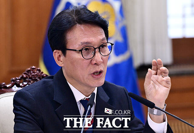김민석 국무총리가 5일 오후 서울 종로구 정부서울청사에서 열린 국토공간 대전환 범정부협의회 회의에 참석해 모두발언을 하고 있다. /임영무 기자