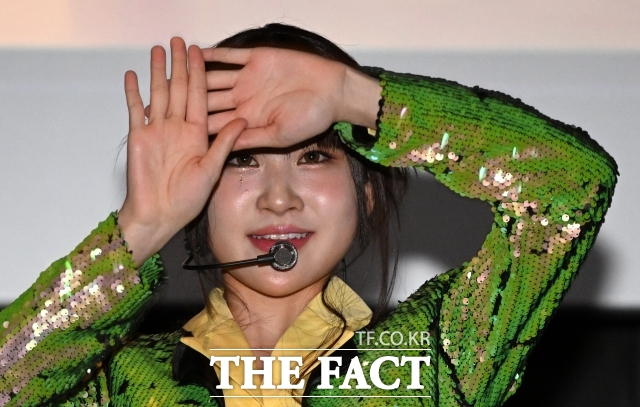 가수 김다현이 출연료와 행사 수익금 미정산을 이유로 전 소속사 n.CH엔터테인먼트를 상대로 민·형사 소송에 돌입했다. 김다현 측에 따르면, 전 소속사는 지난해부터 방송, 행사, 공연을 통해 발생한 정당한 수익(정산금)을 제때 지급하지 않았다. /임영무 기자