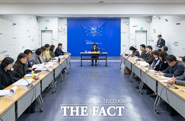 최혜민 광명시 부시장이 5일 오전 시청 중회의실에서 열린 2026년 설 연휴 종합대책 보고회를 주재하고 있다. /광명시