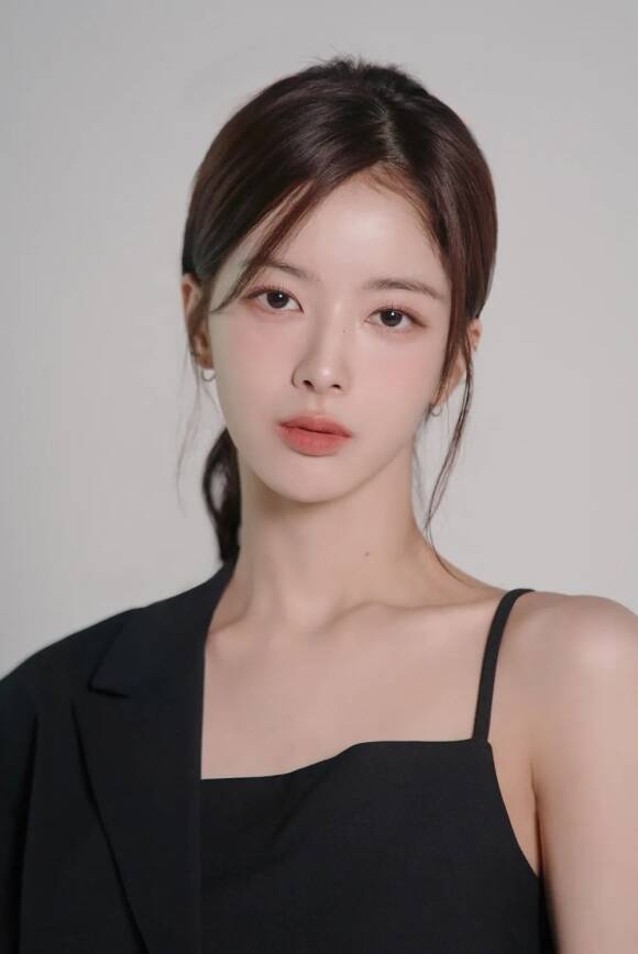 노정의는 tvN 우주를 줄게에서 배인혁과 로맨틱 코미디 호흡을 맞춘다. /나무엑터스