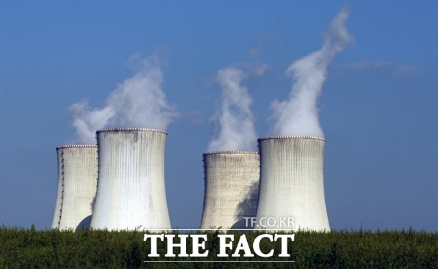 정부가 탈원전 기조를 사실상 폐기하며 버리며 원전 시공 경험과 기술력을 보유한 대형 건설사들이 수혜를 입을 것이라는 관측이 나온다. /AP.뉴시스