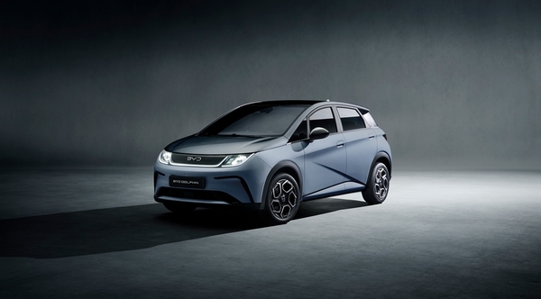BYD코리아가 소형 전기 해치백 BYD 돌핀(DOLPHIN)을 5일 정식 공개했다. /BYD