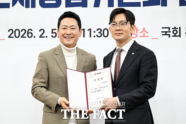 인재영입위원으로 임명된 박충권 의원(오른쪽).