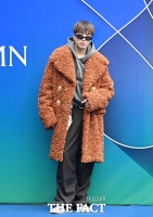 강승윤 '브라운 코트 걸치고 힙하게' [TF사진관]