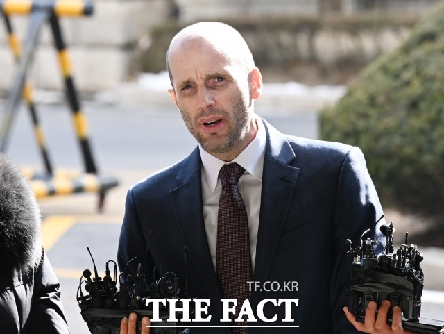 국회 쿠팡 사태 연석 청문회에서 위증한 혐의를 받는 해롤드 로저스 한국 쿠팡 임시 대표가 6일 오후 경찰에 출석했다. /이새롬 기자