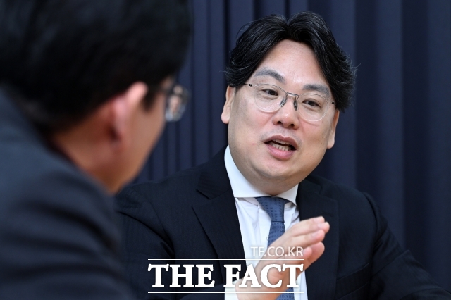 6일 오전 서울 마포구 상암동 <더팩트> 사옥에서 인터뷰를 하고 있는 김도승 한국정보보호법학회 회장. /서예원 기자