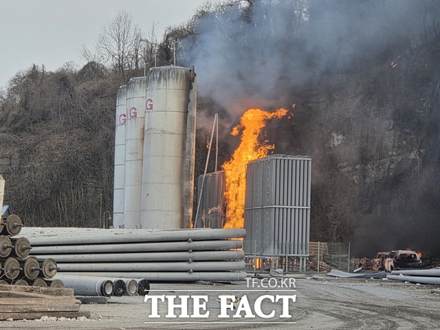진주시 진성면 소재 한 공장 내 LNG가스 폭발사고가 발생해 11명이 다쳤다. /경남소방본부