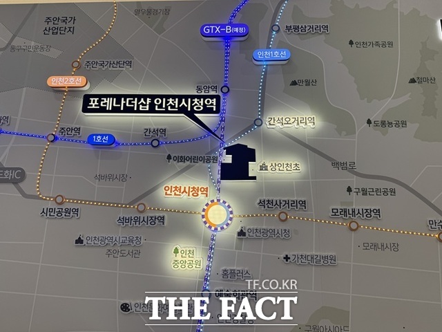 인천지하철 1·2호선 환승역인 인천시청역과 1호선 간석오거리역이 도보권이다. 특히 인천시청역은 2031년 8월 GTX-B 노선 개통이 예정돼 있다. /황준익 기자