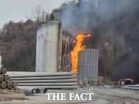  진주서 공장 LNG 폭발 화재…11명 다쳐