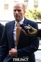  굳은 표정의 해롤드 로저스 쿠팡 대표 [포토]