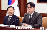  청년정책 관계장관회의에서 발언하는 모경종 더불어민주당 청년위원장 [포토]