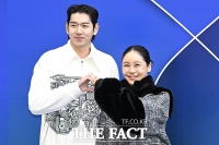  이대은-트루디 '찰떡같은 부부'