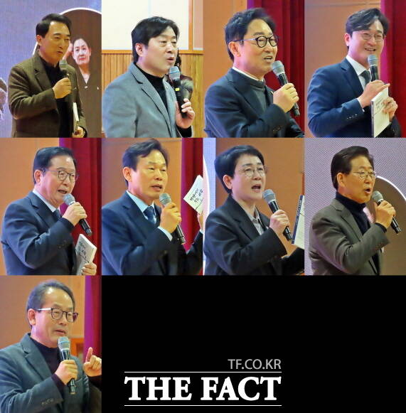 박수현·황명선·박범계·장철민 의원(윗줄)과 ·장종태 의원, 나소열 전 충남부지사, 박정현 의원, 허태정 전 대전시장(둘째줄),강준현의원(아래) 등이 축사를 하고 있다. /김형중 기자