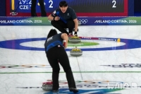  [동계올림픽] 한국 컬링 믹스더블, 체코에 4-9 패배…4강 진출 좌절