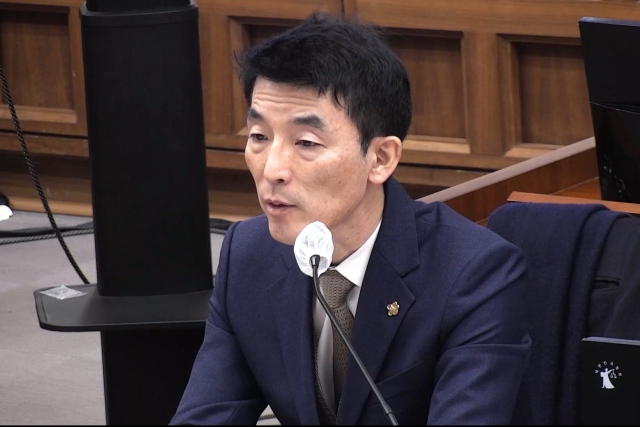 김용현 전 국방부 장관의 변호인 이하상 변호사가 내란중요임무종사 공판에서 발언하고 있다./서울중앙지법