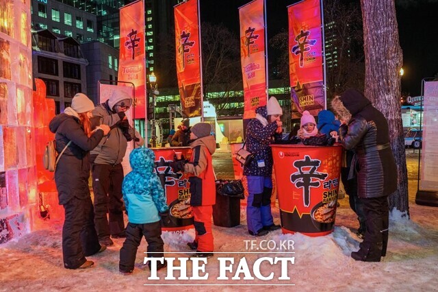 농심 캐나다 퀘백 윈터 카니발 신라면 브랜드존. /농심