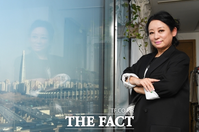 경기 명창 국악인 김영임이 오는 2월 17일 서울 잠실 롯데콘서트홀에서 김영임의 소리, 孝콘서트를 열고 관객과 만난다. 회심곡으로 대표되는 김영임의 효콘서트는 국악을 대중적 감동의 무대로 끌어올린 상징적인 공연으로 평가받는다. /더팩트 DB