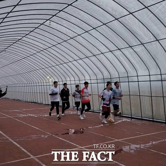 당진시는 당진종합운동장 동계 비닐 터널을 오는 22일까지 연장 운영한다. /당진시