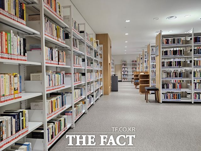 광주시 도서관. /광주시