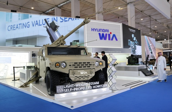 사우디아라비아 리야드에서 8일(현지시각) 개막한 방위산업 전시회 WDS 2026 에 참가한 현대위아의 전시장 모습. /현대위아