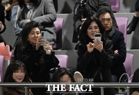  아들 졸업식에서 활짝 웃는 이부진 사장 [포토]