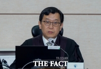  이진관 재판장, 박성재에 