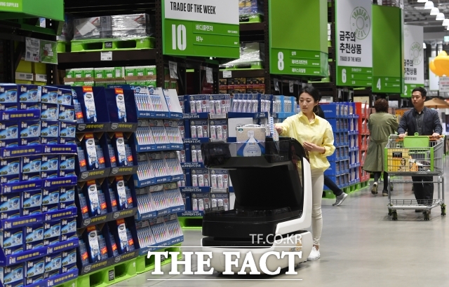 카드업계가 설날 연휴를 앞두고 프로모션을 쏟아내고 있다. /이새롬 기자