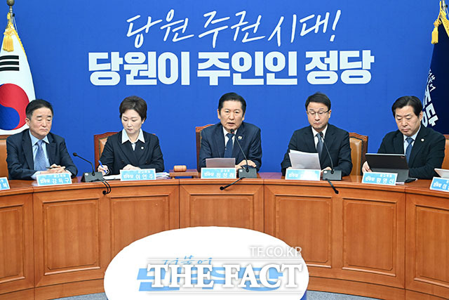 불어민주당은 10일 부동산 거래 관리·감독 시스템 강화를 위한 부동산감독원 설치법을 발의했다. 강력한 권한을 가진 부동산감독원 설치를 통해 이재명 정부의 숙원 사업인 부동산 투기를 근절하겠다는 것이다. /국회=남용희 기자