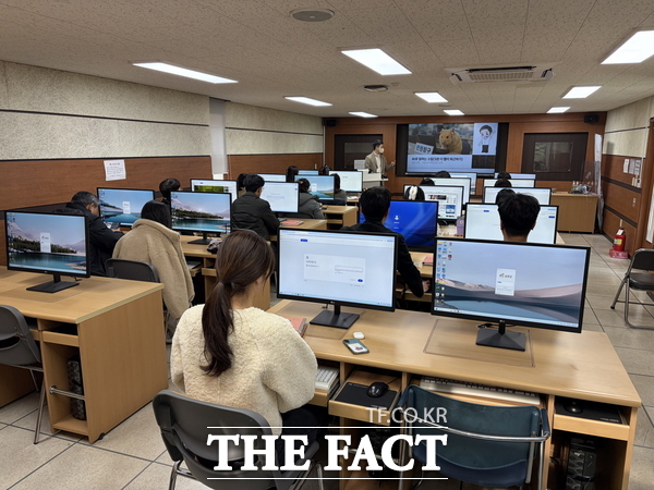 금산군 공무원 2026년 생성형 AI 업무 활용 교육 모습. /금산군