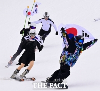 곤지암리조트, 동계올림픽 국가대표 응원…활주하는 '빙상·설상 국가대표들' [TF사진관]