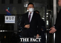  '1심 무죄' 윤관 블루런벤처스 대표…'묵묵부답' [TF사진관]