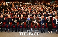  '시장합니다'...북적북적거리는 박찬대 출판기념회 [TF사진관]