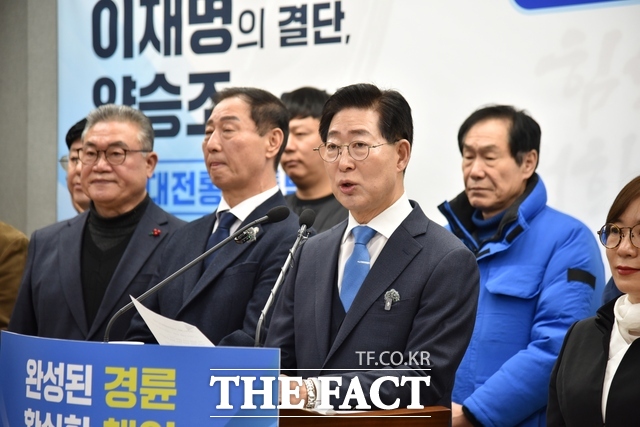 양승조 전 충남도지사가 11일 충남도청에서 기자회견을 열고 대전·충남 통합특별시장 출마를 공식 선언하고 있다. /노경완 기자