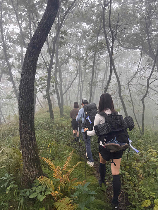 산림청과 한국등산·트레킹지원센터는 동서트레일의 성공적인 안착과 체계적인 운영 관리를 위한 시범사업을 가동한다고 11일 밝혔다. 사진은 동서트레일 47-55구간./산림청