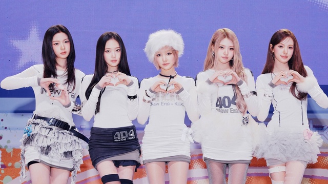 그룹 키키의 키야 이솔 지유 하음 수이(왼쪽부터)가 발표한 신곡 404 (New Era)가 음악 플랫폼 멜론 TOP100 차트 1위에 올랐다./스타쉽엔터테인먼트