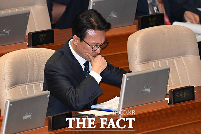 김민석 국무총리는 11일 오후 서울 여의도 국회에서 열린 교육·사회·문화 분야 대정부 질문에서 서울시 같은 경우에도 재개발, 재건축을 강조한 오세훈 서울시장 시기 사실상 특별한 진전이 없다는 것에 대해서도 저희는 지켜보고 있다고 밝혔다. /국회=남용희 기자