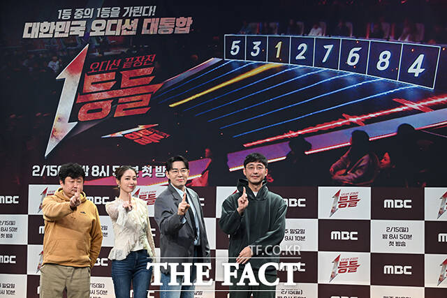 역대 최고의 경연이 시작됩니다.