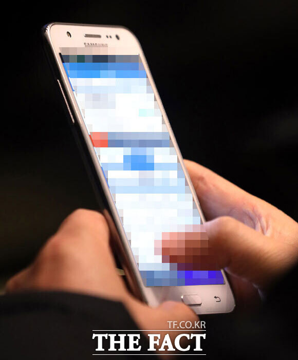 방송미디어통신위원회는 지난해 5~6월 미국 메타 플랫폼즈의 인스타그램 서비스에서 발생한 대규모 계정 정지와 관련해 전기통신사업법 위반 여부 등을 파악하기 위해 사실조사에 착수한다. /더팩트 DB