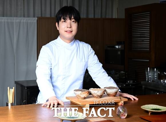 흑백요리사2에 출연한 무쇠팔 박주성 셰프는 병오년 새해 소망으로 건강을 꼽았다. /이새롬 기자