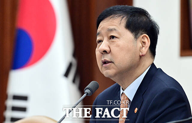 구윤철 부총리 겸 재정경제부 장관이 11일 오전 서울 종로구 정부서울청사에서 열린 민생물가 특별관리 관계장관 TF회의에 참석해 모두발언을 하고 있다. /임영무 기자