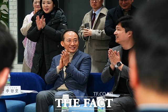 추경호 의원이 11일 장동혁 국민의힘 대표 방문 당시 대구창조경제혁신센터에서 정책간담회 갖고 있다. /추경호 의원실