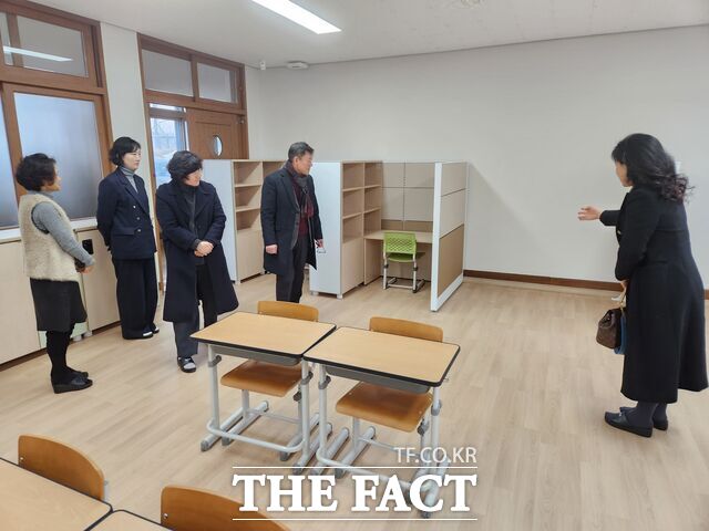 11일 대전시교육청 관계자들이 지역 최초로 신설되는 특수학교 파견 학급의 추진 상황을 점검하고 있다. /대전교육청