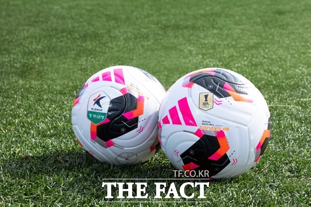 ‘하나은행 K리그 2026’ 공인구로 사용되는 아디다스 ‘커넥스트 26 프로(CONEXT 26 PRO)’./K리그