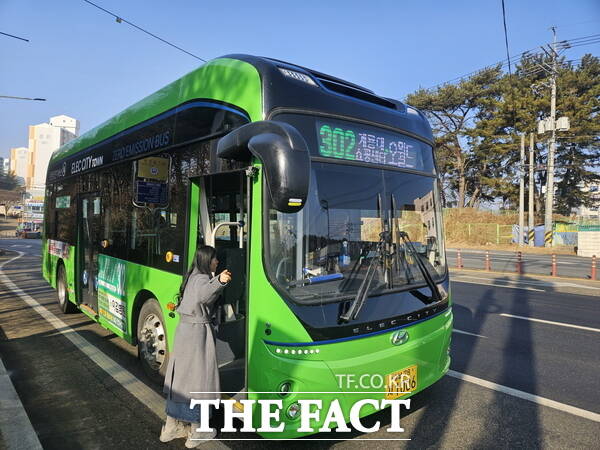 302번 버스 운행 모습 /계룡시