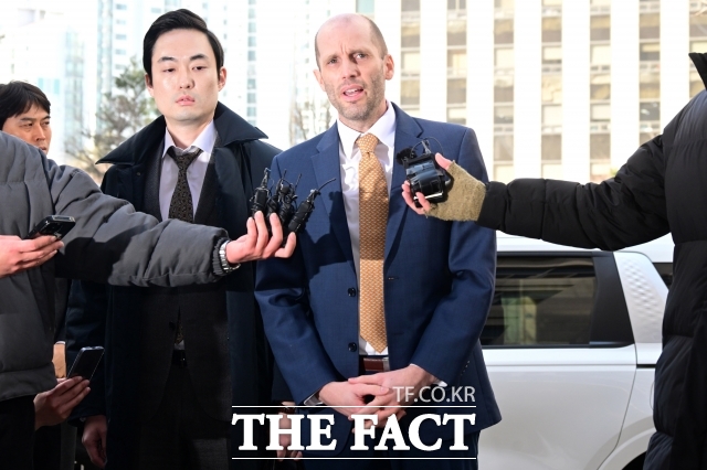 미 하원 법사위원회는 최근 해롤드 로저스 쿠팡 한국법인 임시대표에게 소환장을 발부하고 오는 23일 비공개 진술 청취를 요구했다. 한국 정부의 규제가 미국 기술 기업에 대한 불공정 대우에 해당하는지를 직접 묻겠다는 것이다. /남윤호 기자