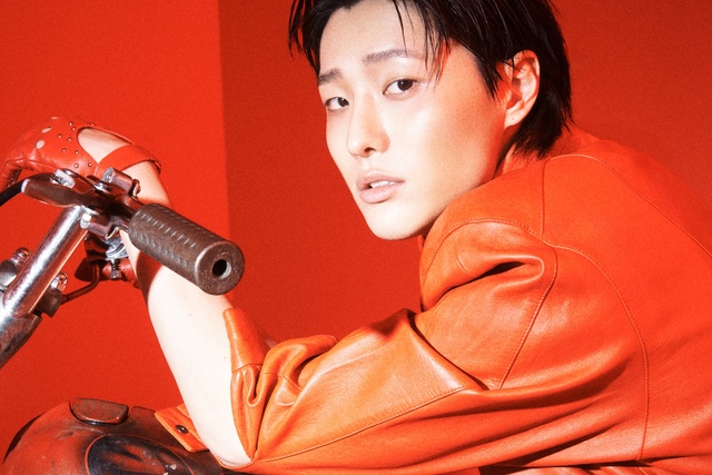 가수 우즈가 발매한 첫 번째 정규앨범 Archive. 1의 선공개곡 CINEMA와 Bloodline이 음악 플랫폼 멜론 HOT100 3위와 8위를 기록했다./EDAM엔터테인먼트