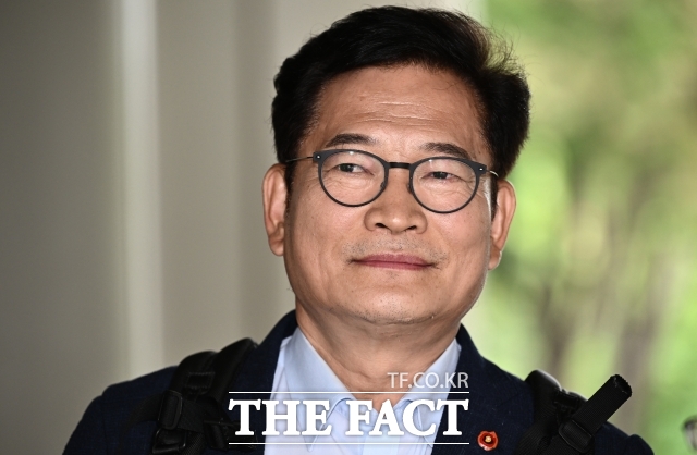 이른바 더불어민주당 돈봉투 의혹 등의 혐의로 재판에 넘겨진 송영길 소나무당 대표가 항소심에서 무죄를 선고받았다. 1심은 정치자금 수수 혐의를 유죄로 인정해 실형이 선고됐으나 2심에서 뒤집혔다. /박헌우 기자