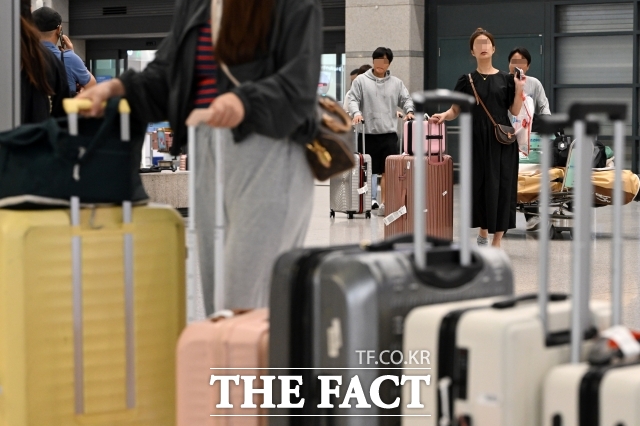 글로벌 호텔 검색 플랫폼 호텔스컴바인과 글로벌 여행 검색 엔진 카약이 설 연휴 기간 여행 데이터를 분석한 결과 해외 호텔 검색 비중은 전년보다 약 29% 증가했다. /인천국제공항=남용희 기자