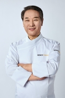  맘스터치, '중식 전설' 후덕죽 셰프와 협업…버거·치킨 출시 예정