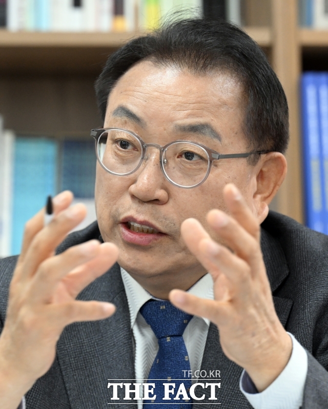 장 위원장은 이산가족 문제는 정치적 득실로만 판단할 수 없는 인도주의 의제라며 민간이 먼저 움직이고 정부가 제도와 안전을 뒷받침하는 방식으로 전환해야 한다고 강조했다. /이새롬 기자